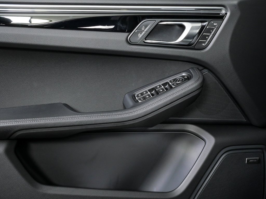 New 2026 Porsche Macan image 6