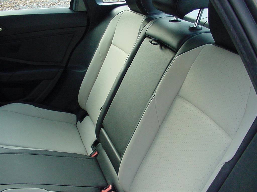 Used 2020 Volkswagen Jetta R-Line w/ R-Line Cold Weather Package image 24