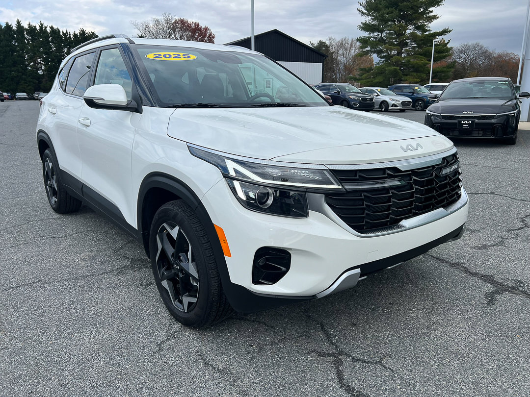 Used 2025 Kia Seltos EX w/ EX Sunroof Package image 10