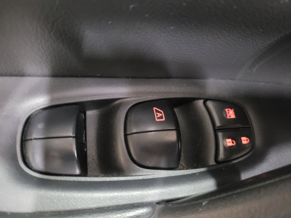 Used 2015 Nissan Rogue S AWD/4WD image 27
