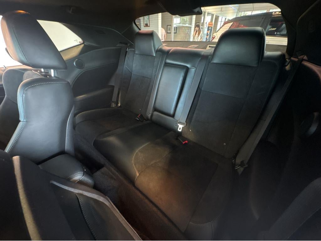 Used 2016 Dodge Challenger R/T Scat Pack w/ Leather Interior Group RWD image 38