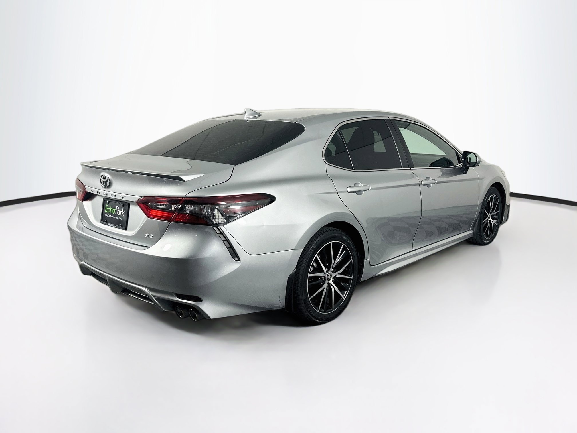Used 2023 Toyota Camry SE FWD image 9