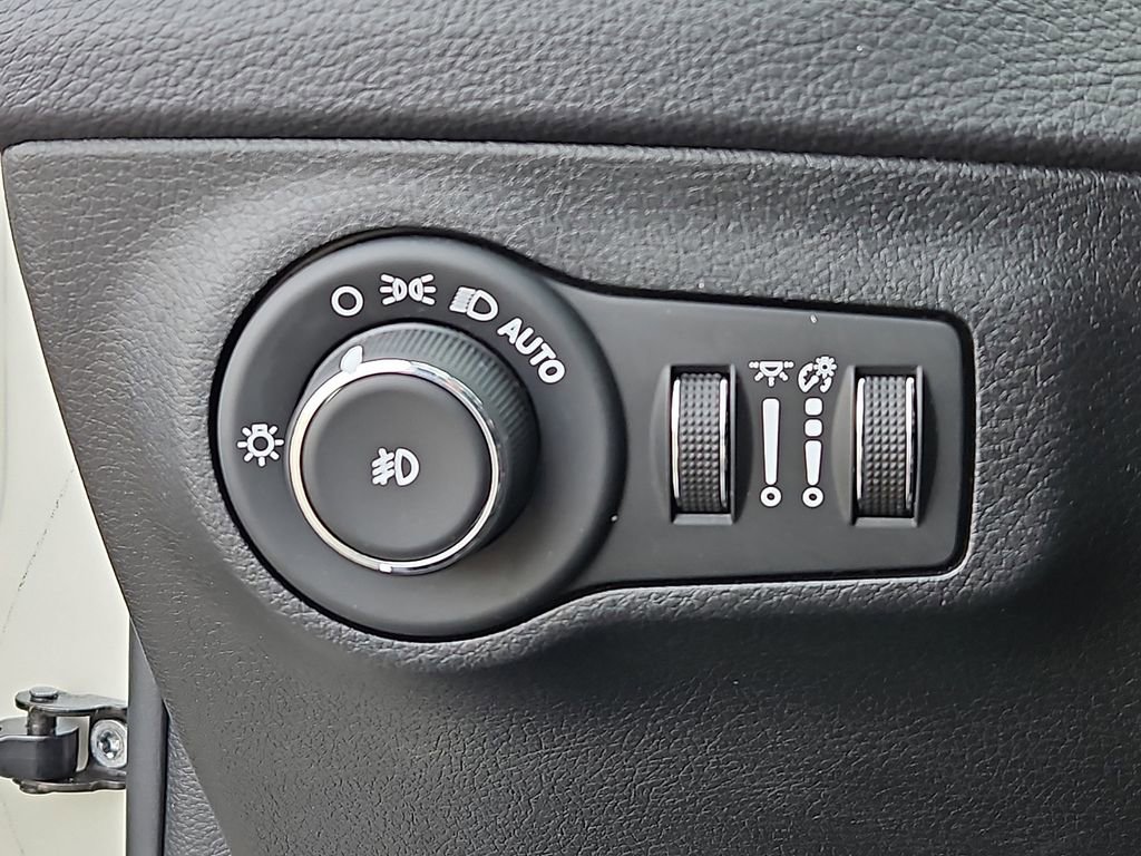 Used 2019 Jeep Compass Limited w/ Advanced Safety Group image 24