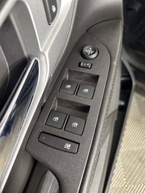 Used 2017 GMC Terrain SLE FWD image 24