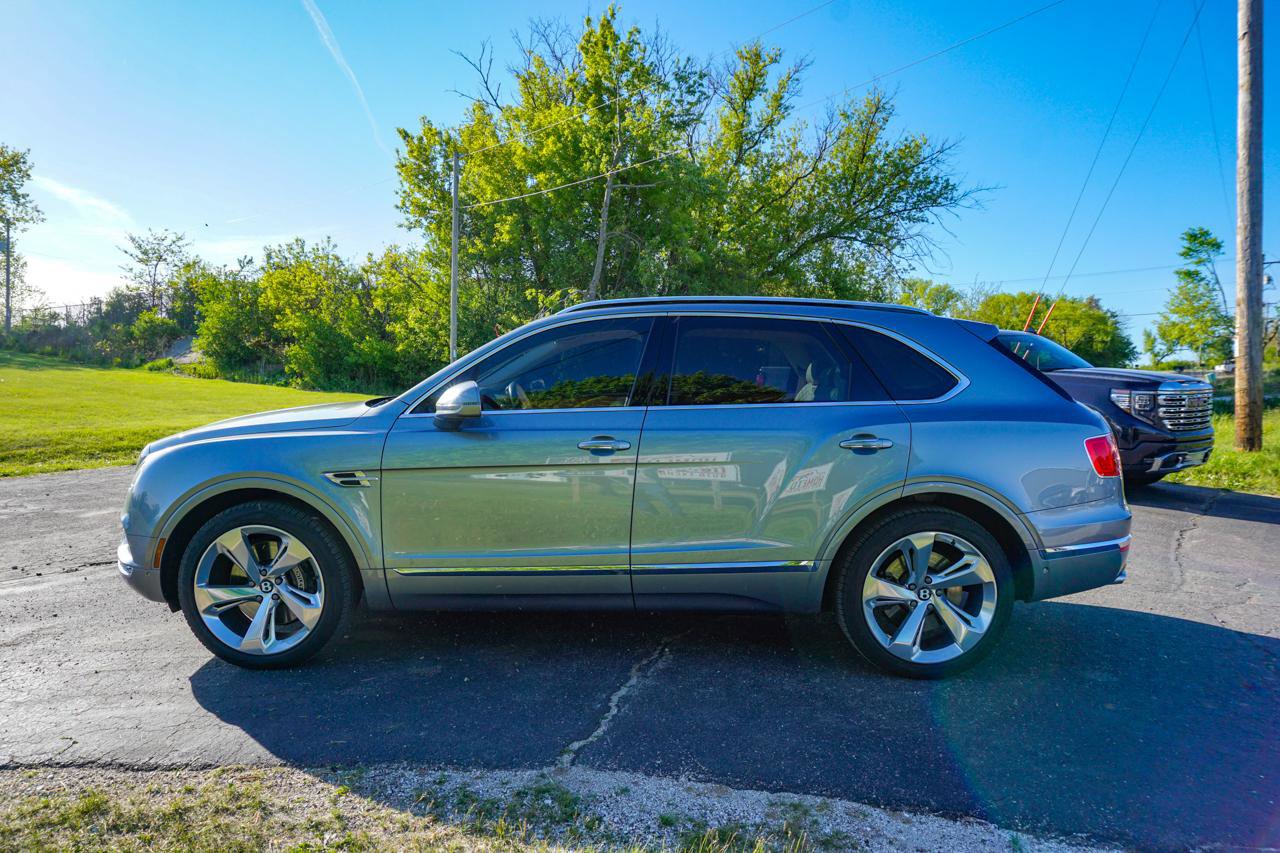 Used 2017 Bentley Bentayga AWD/4WD image 6