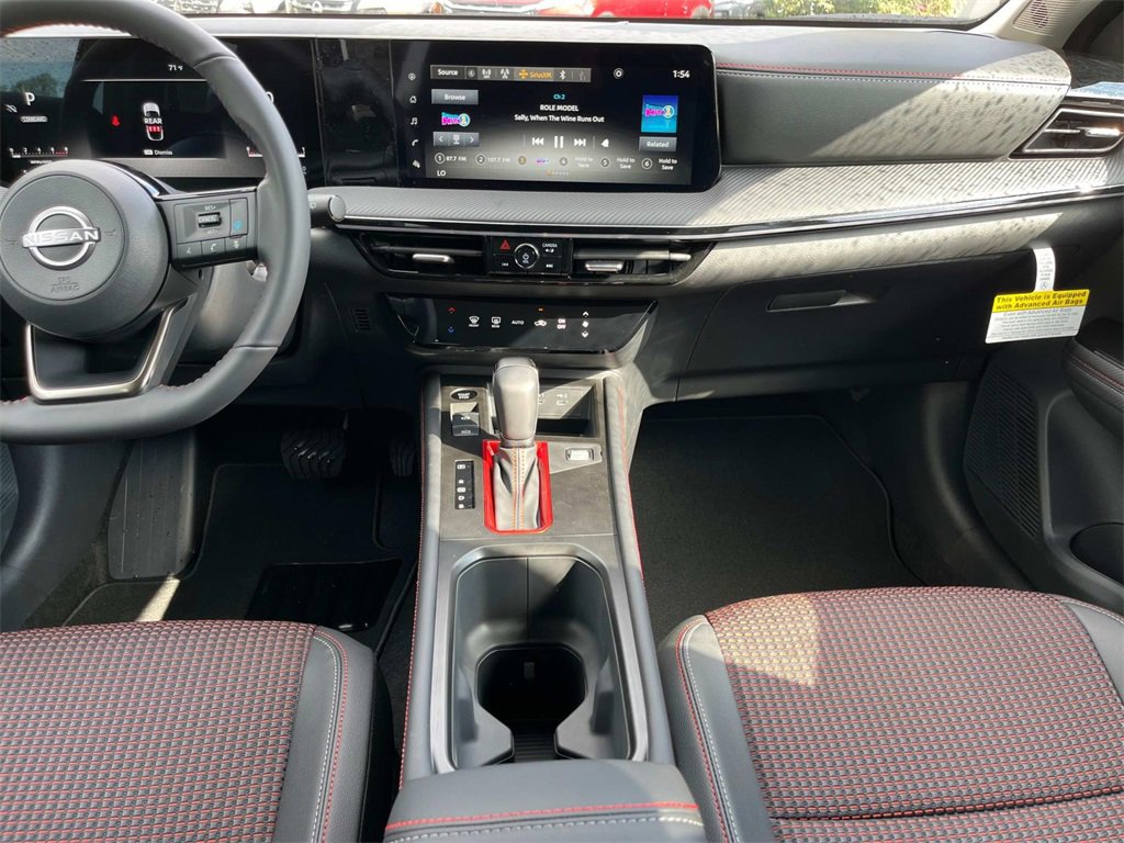 New 2025 Nissan Kicks SR image 15