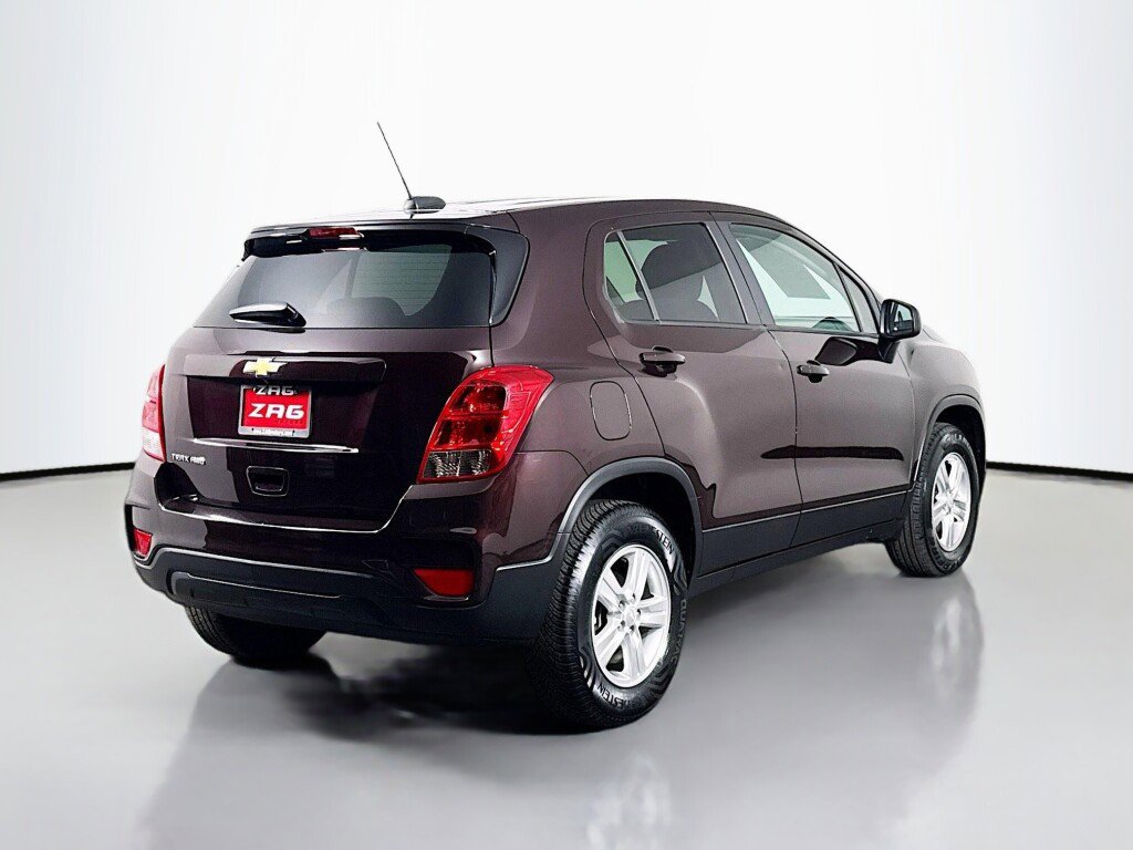 Used 2021 Chevrolet Trax LS w/ Tint and Cruise Package AWD/4WD image 5