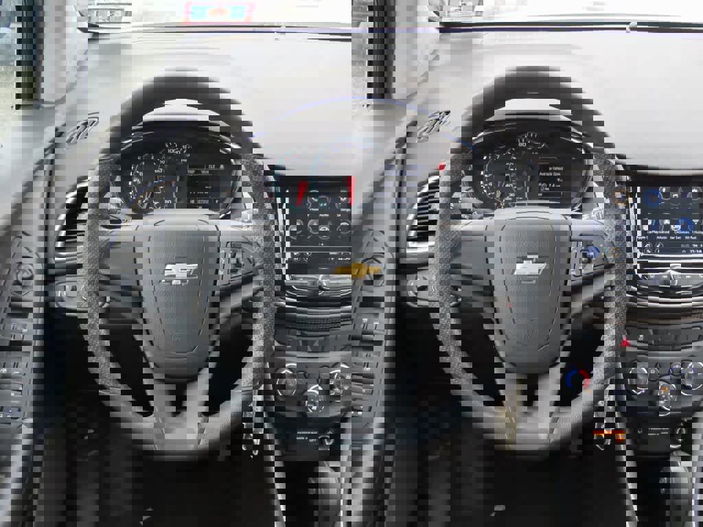 Used 2018 Chevrolet Trax LS image 18