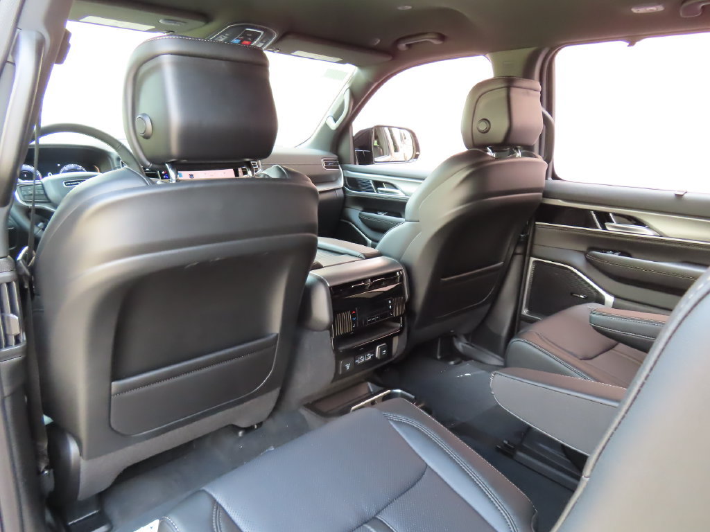 New 2026 Jeep Grand Wagoneer L Limited w/ Convenience Group I AWD/4WD image 25