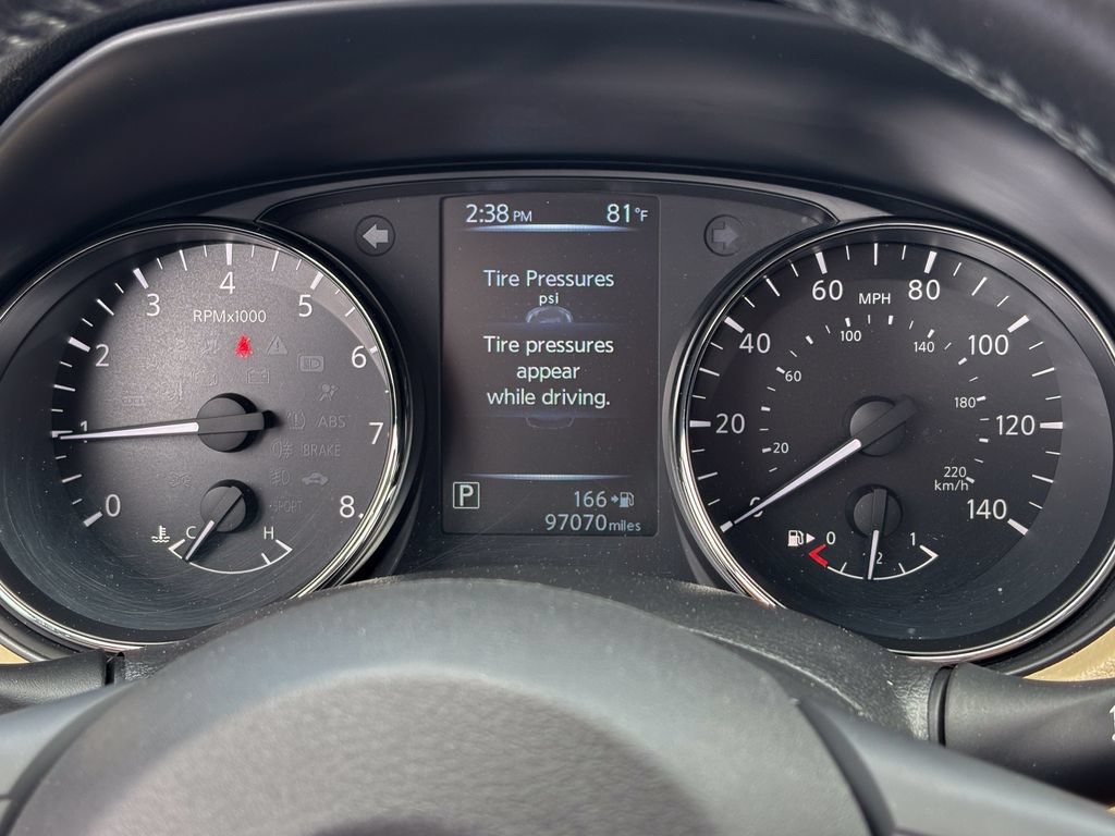 Used 2017 Nissan Rogue SV w/ SV Premium Package AWD/4WD image 31
