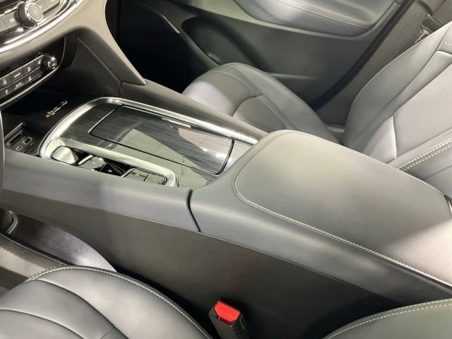 Used 2023 Buick Enclave Essence image 16