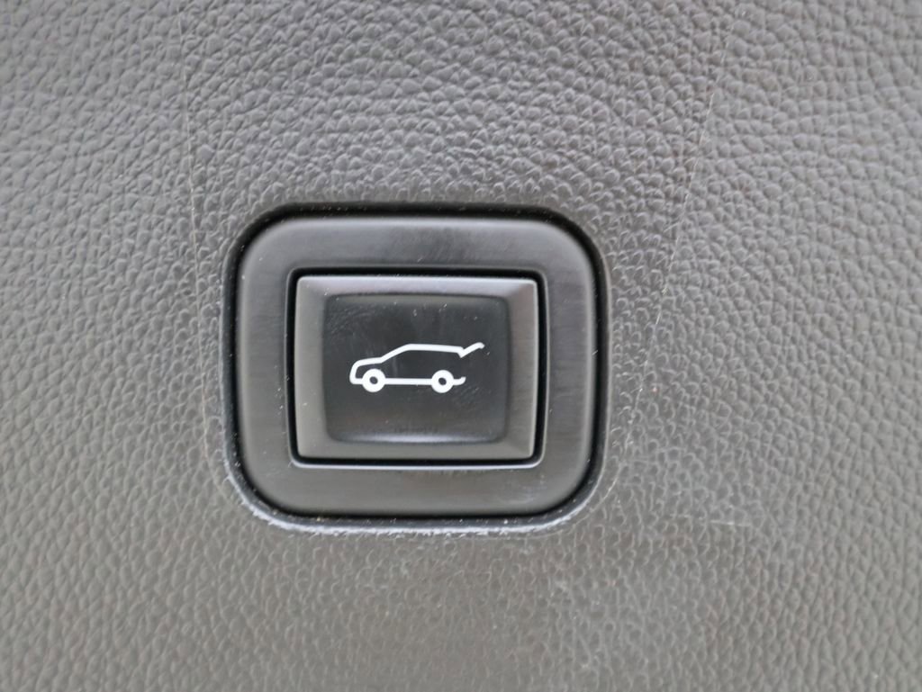 Used 2021 Buick Enclave Avenir w/ Avenir Technology Package image 36