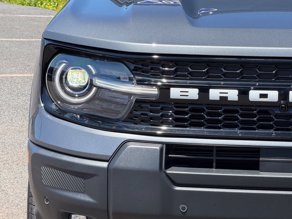 Certified 2025 Ford Bronco Sport Outer Banks w/ Outer Banks Tech Package+ AWD/4WD image 2
