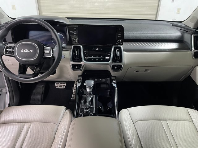 Used 2023 Kia Sorento SX AWD/4WD image 13