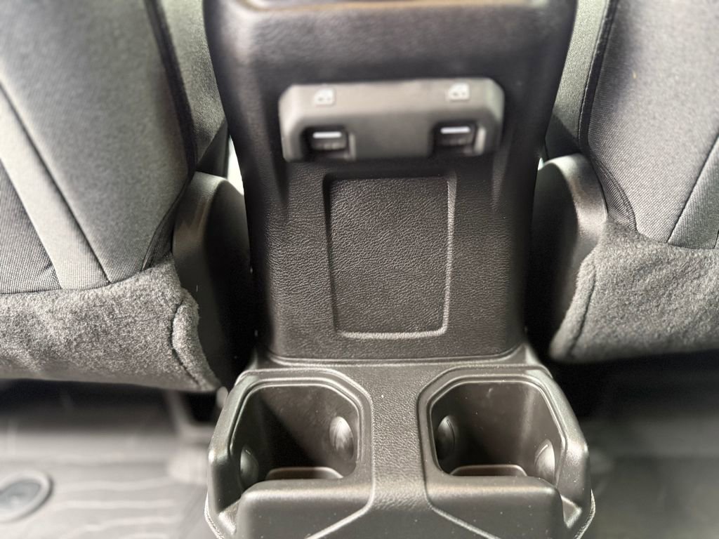 Used 2025 Jeep Wrangler Willys AWD/4WD image 25