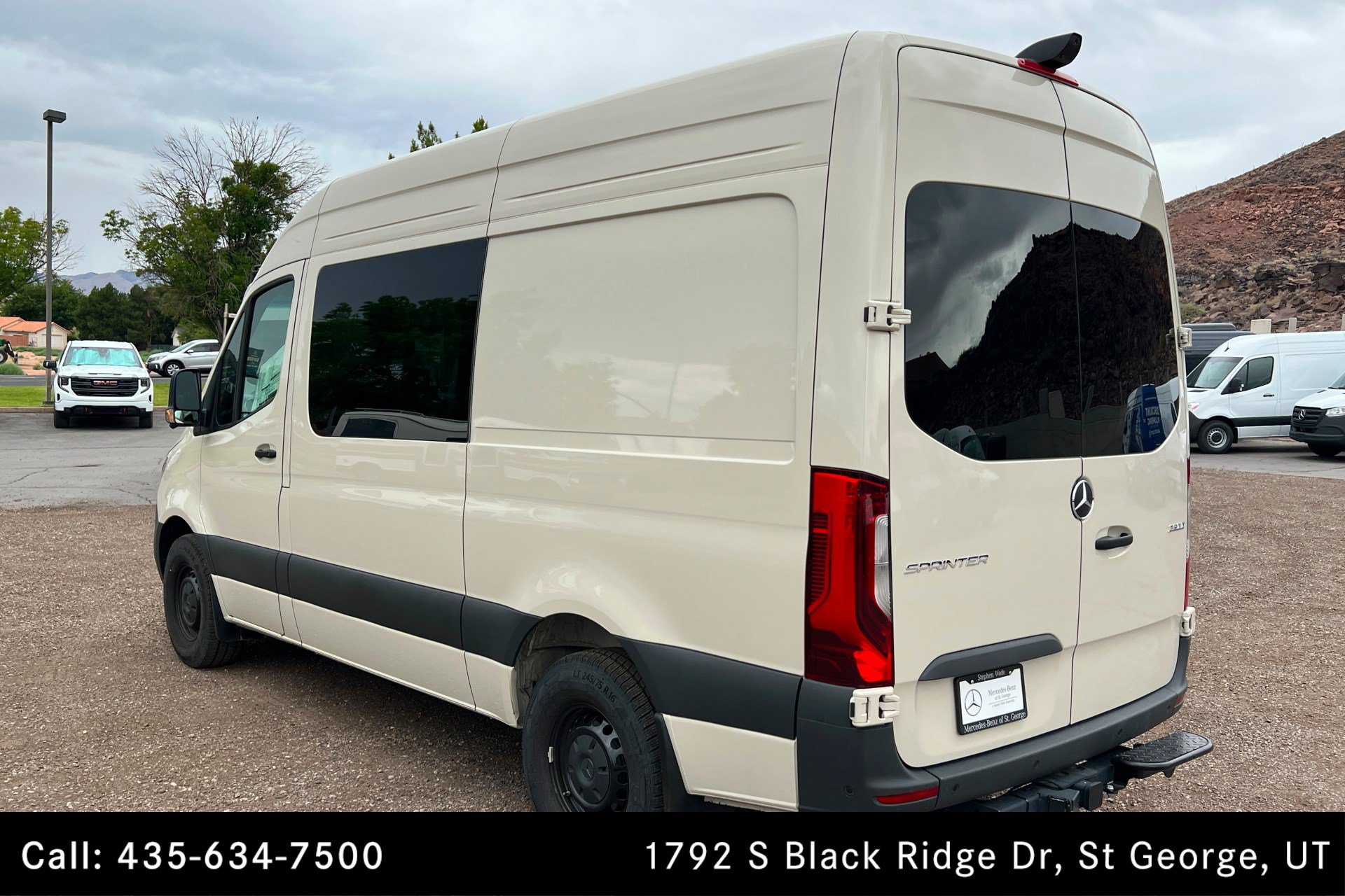Used 2025 Mercedes-Benz Sprinter 2500 image 3