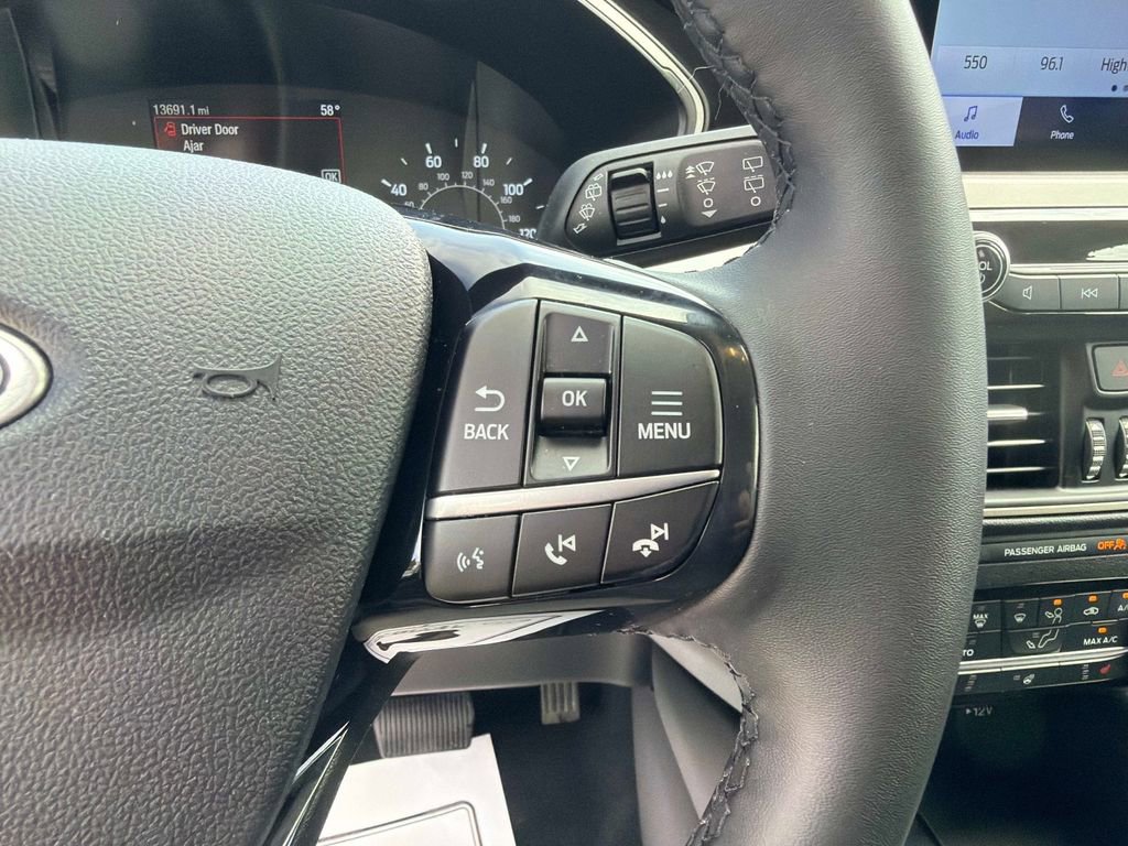 Used 2022 Ford Escape SE w/ Cold Weather Package FWD image 26