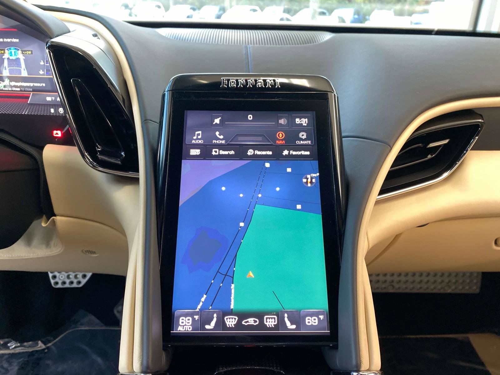 Used 2022 Ferrari Roma image 9