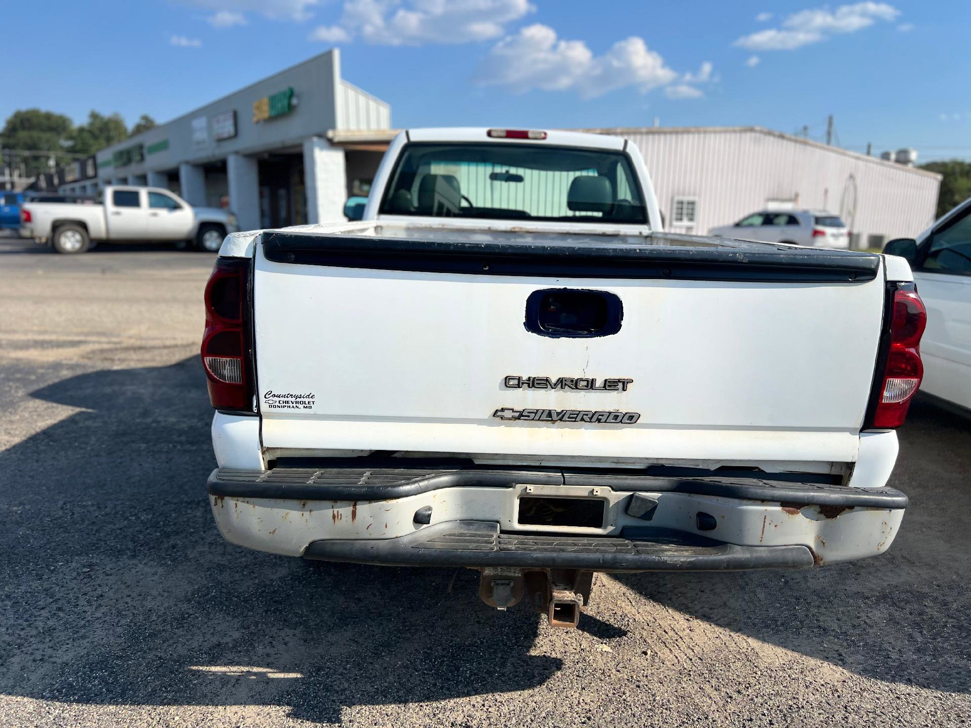 Used 2004 Chevrolet Silverado 2500 W/T image 3