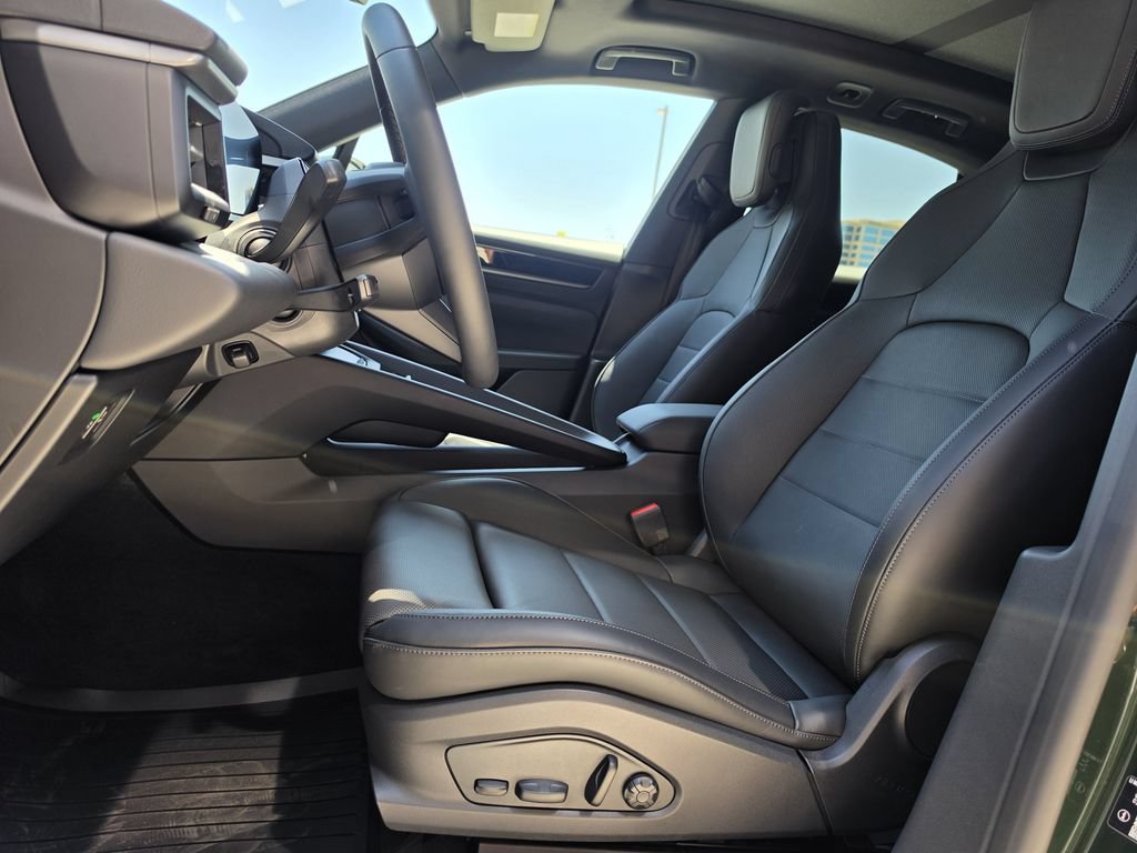 New 2026 Porsche Macan Electric RWD image 11