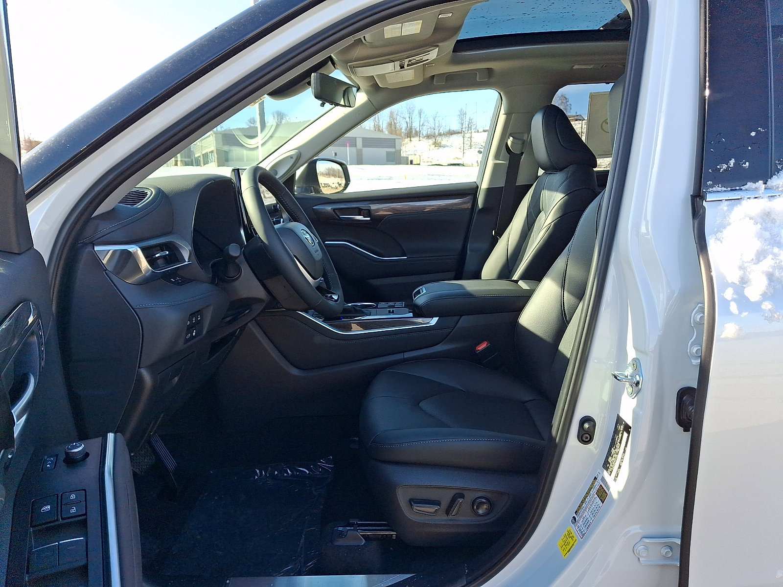 New 2026 Toyota Highlander Platinum image 11