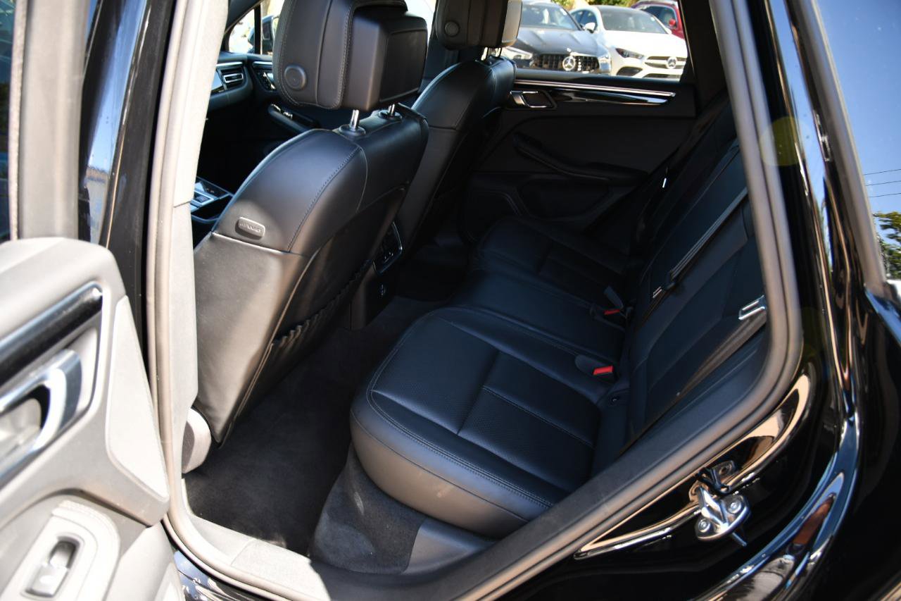 Used 2024 Porsche Macan image 24