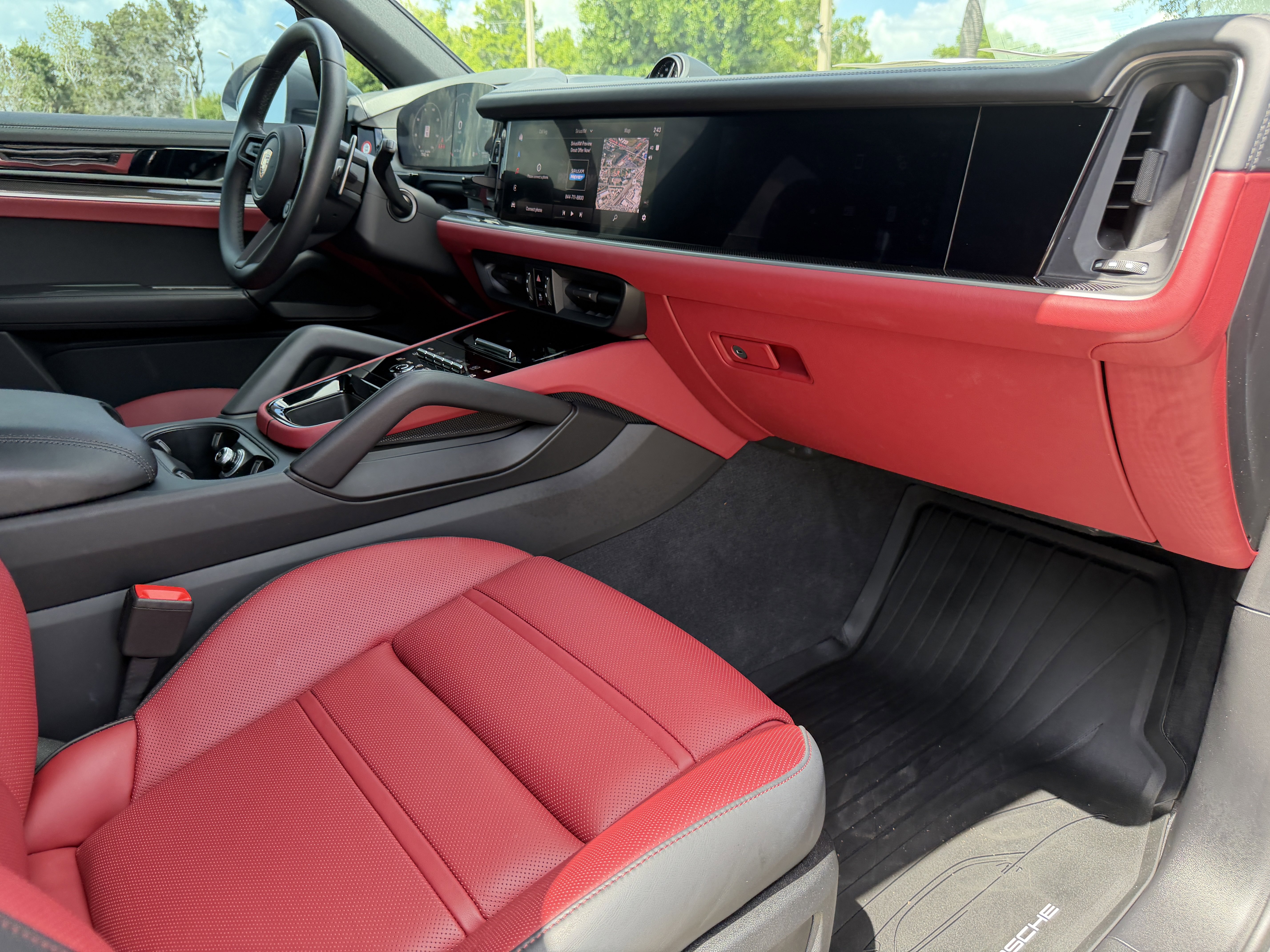 Used 2025 Porsche Cayenne E-Hybrid image 12