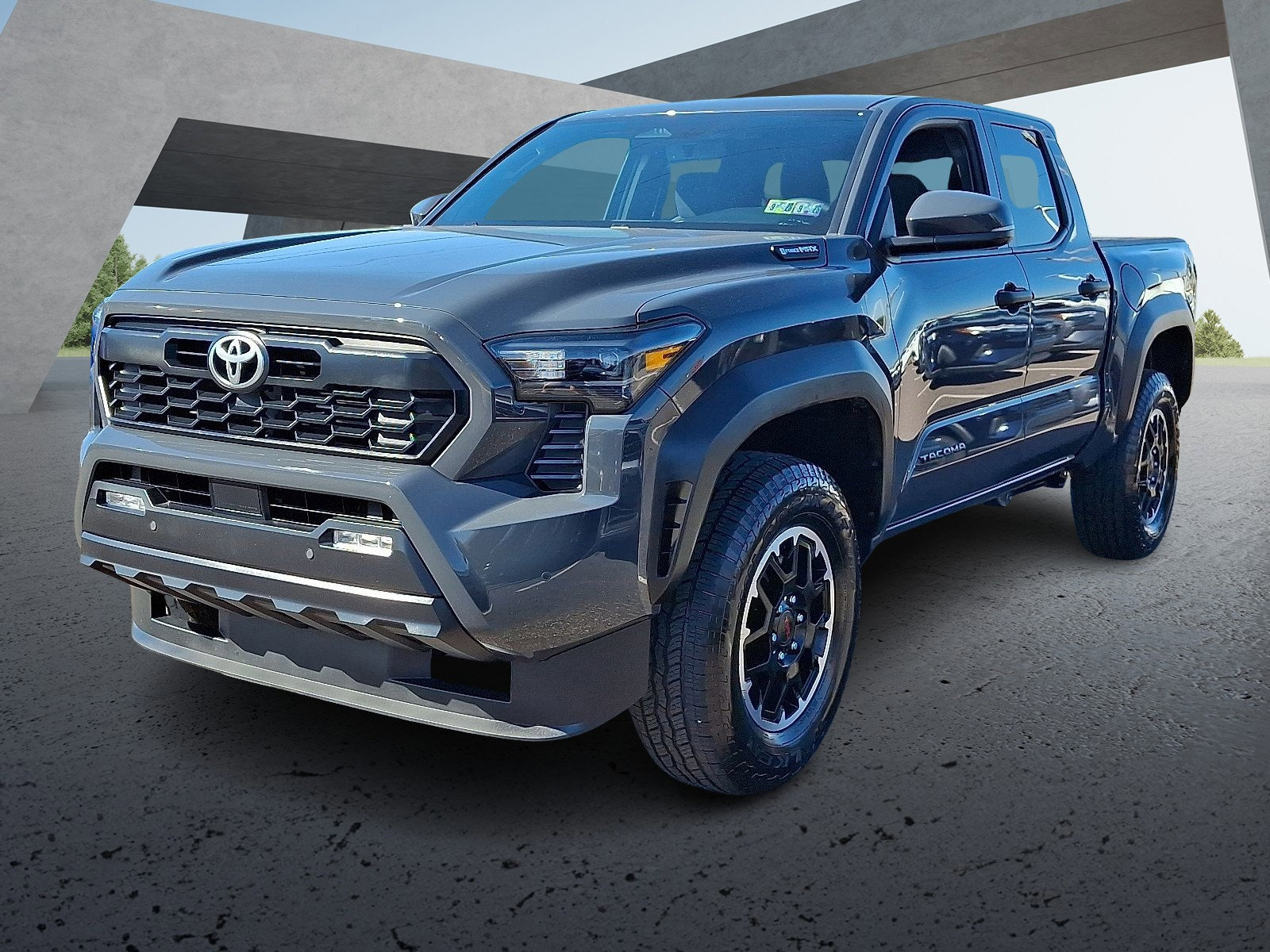 Used 2025 Toyota Tacoma TRD Off-Road image 3