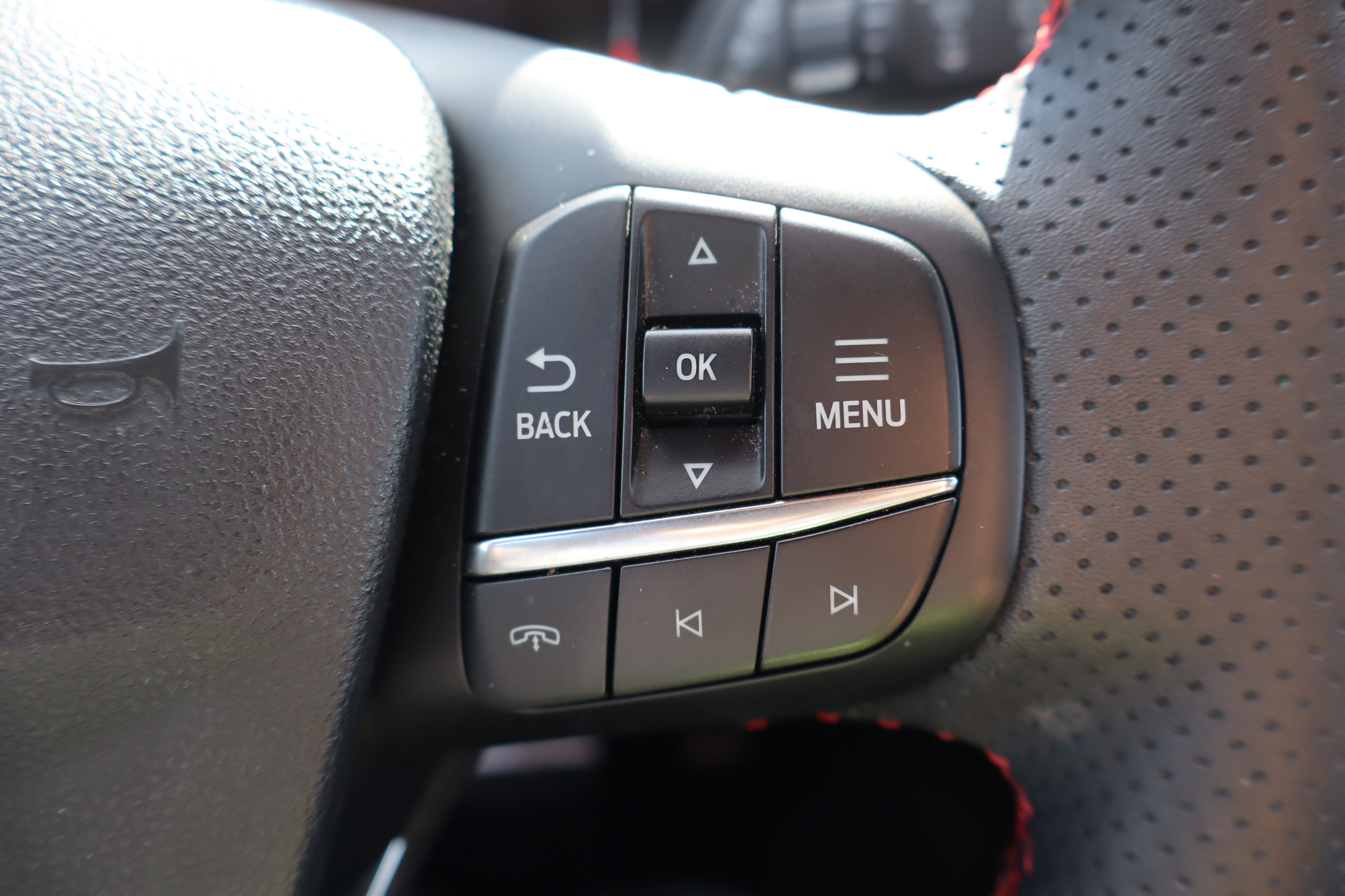 Used 2024 Ford Escape ST-Line w/ Tech Pack #1 AWD/4WD image 16