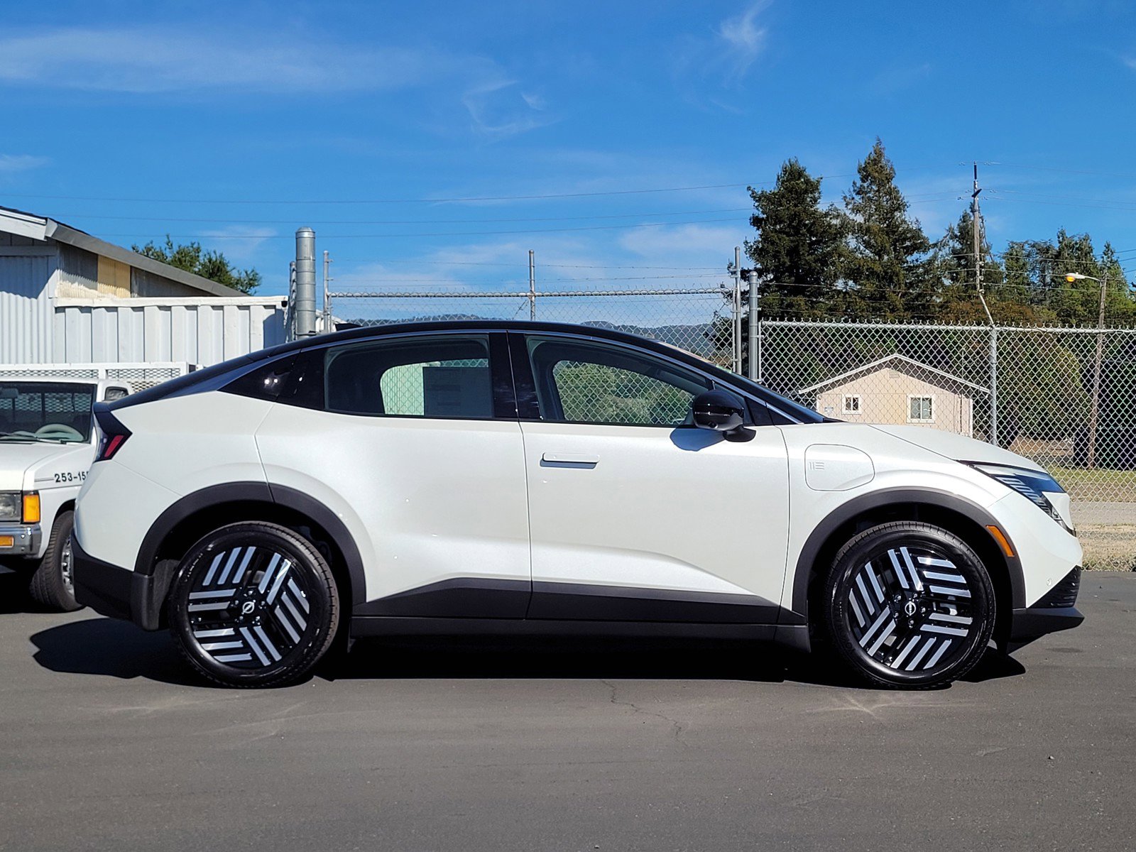 New 2026 Nissan Leaf SV+ w/ Floor Mat Package (SV+) image 4