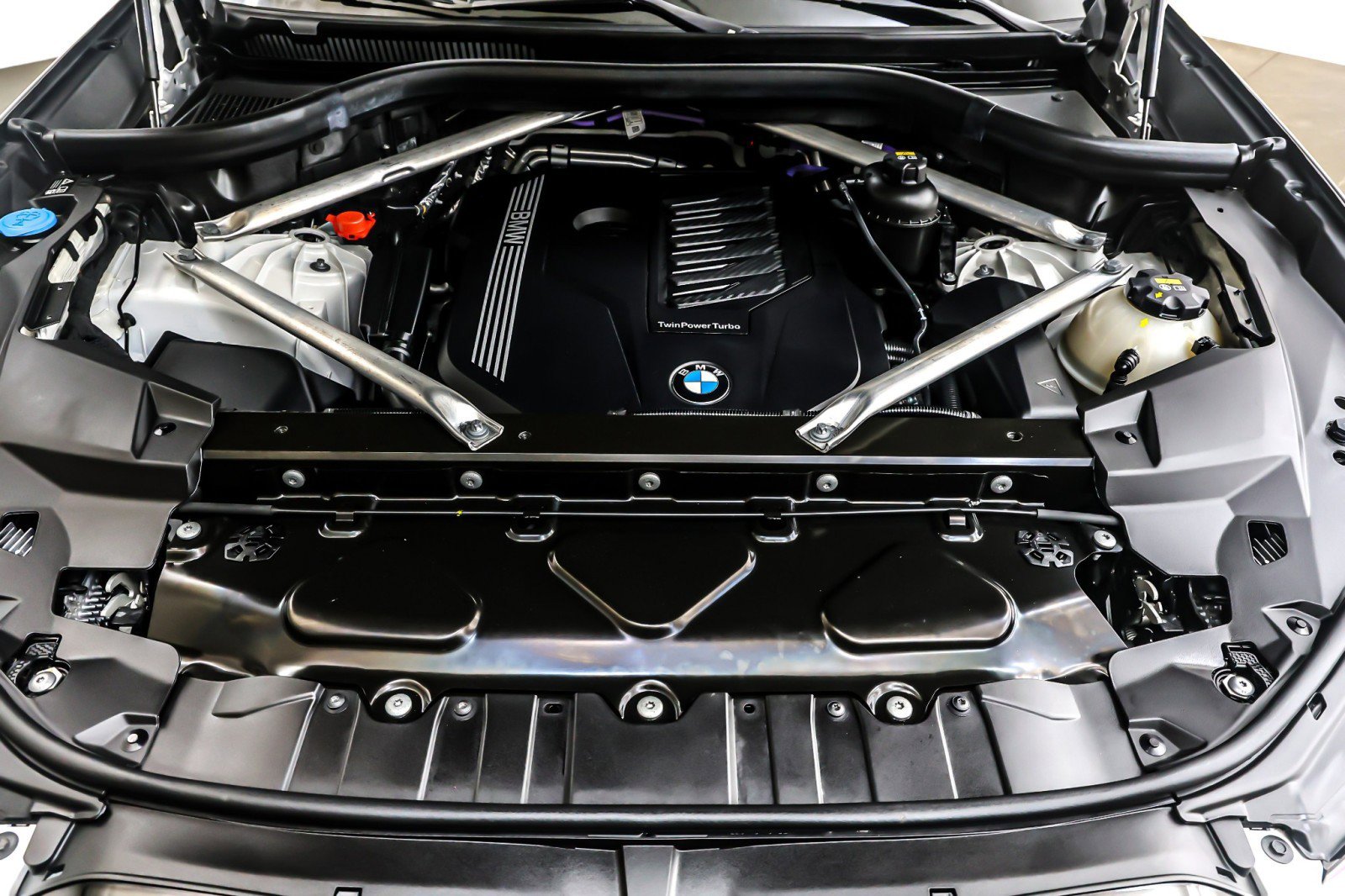 Used 2022 BMW X6 xDrive40i w/ M Sport Package image 11