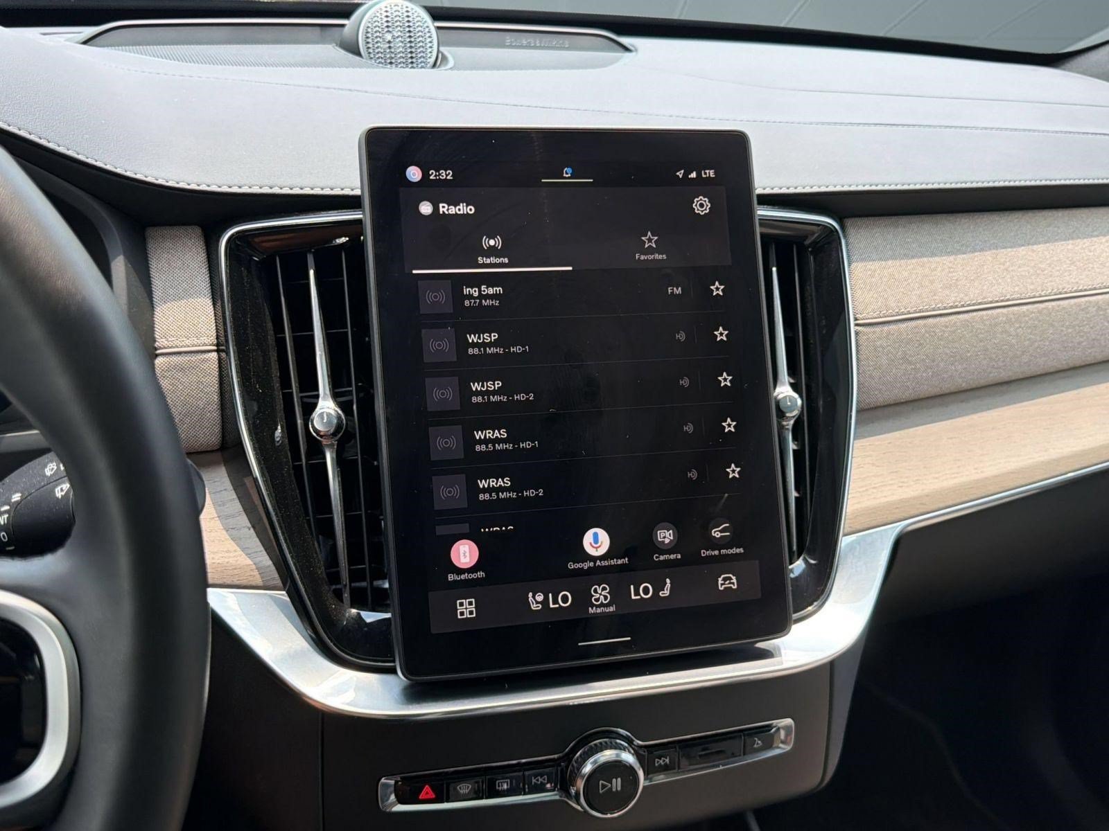 Certified 2025 Volvo XC90 T8 Ultra w/ Lounge Package AWD/4WD image 18