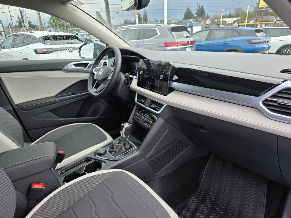 New 2026 Volkswagen Taos SE image 46