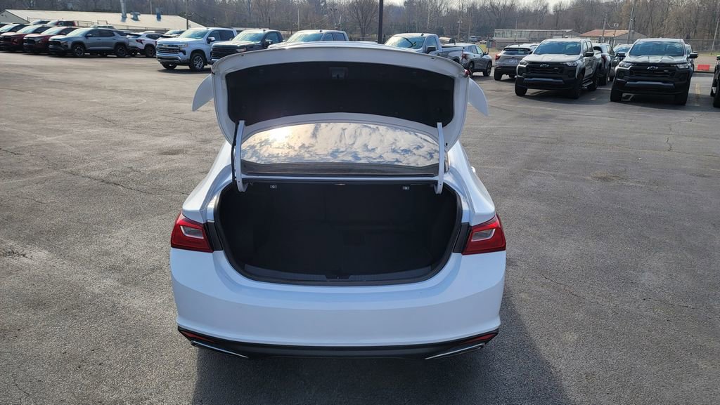 Used 2023 Chevrolet Malibu RS image 11