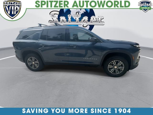 Used 2025 Chevrolet Traverse LT FWD image 11