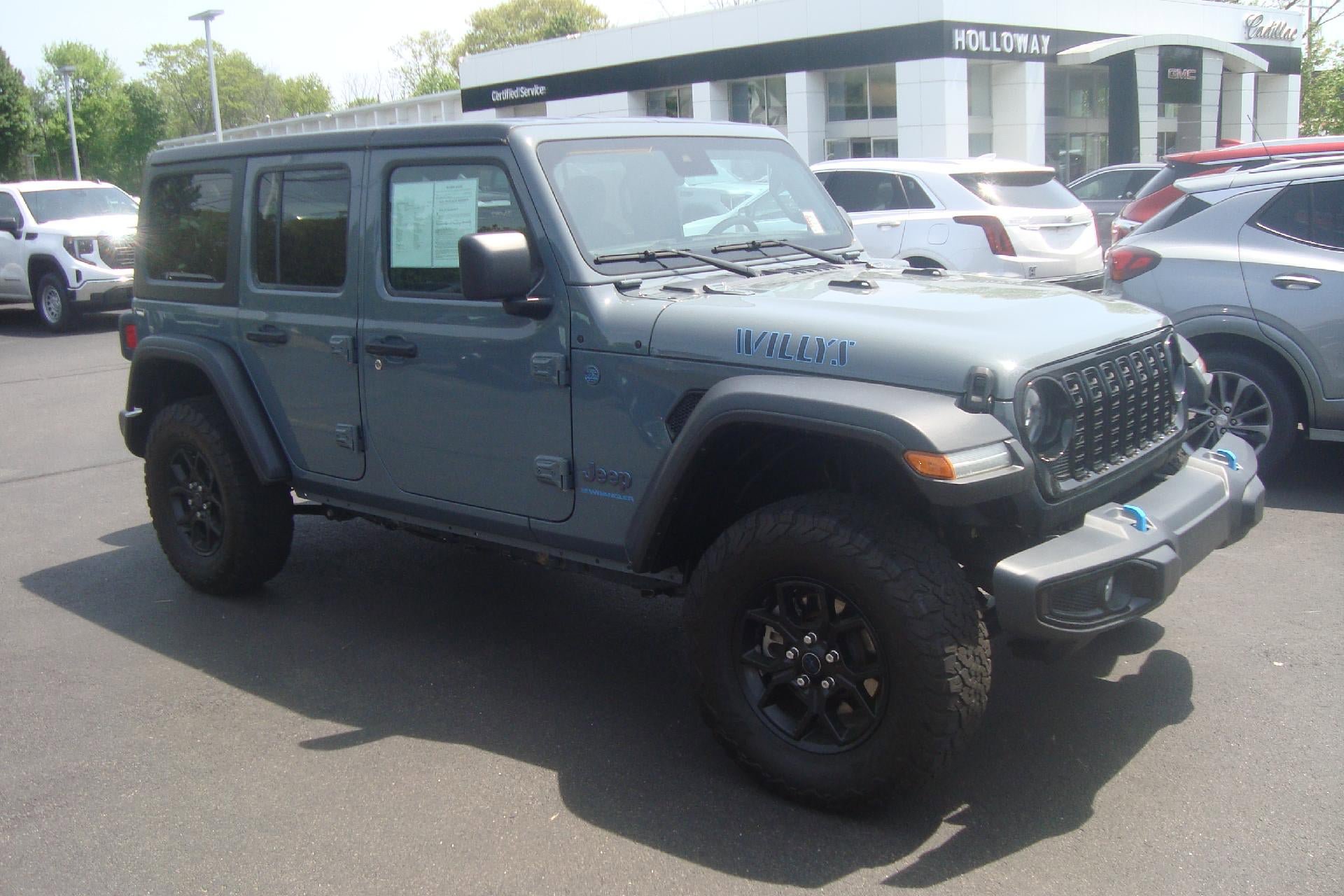 Used 2024 Jeep Wrangler Unlimited AWD/4WD image 3