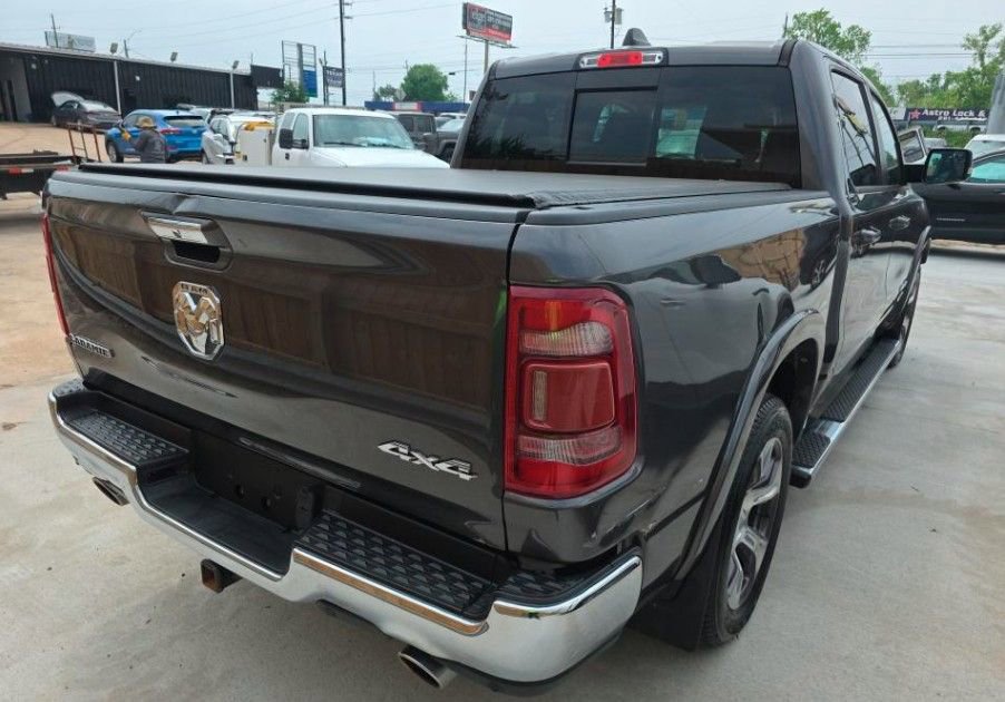 Used 2019 RAM 1500 Laramie AWD/4WD image 3