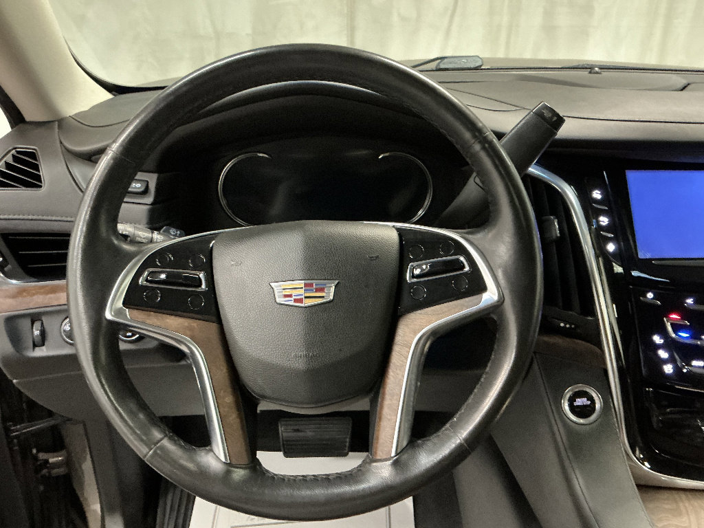 Used 2016 Cadillac Escalade ESV Luxury AWD/4WD image 12