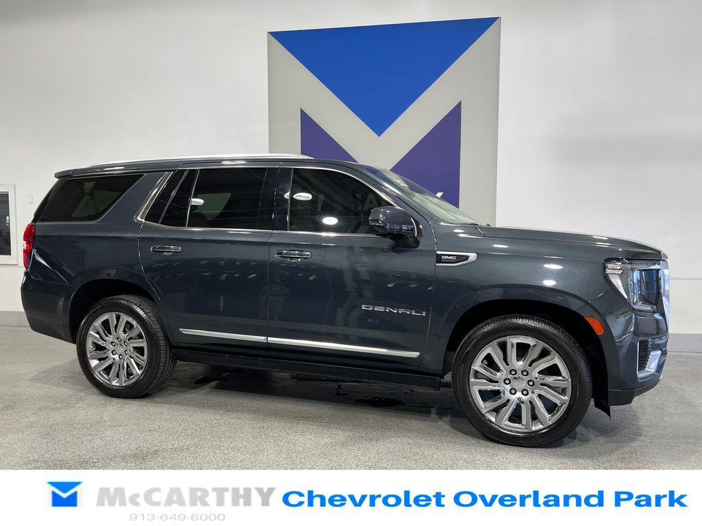 Used 2021 GMC Yukon Denali w/ Denali Premium Package AWD/4WD image 3