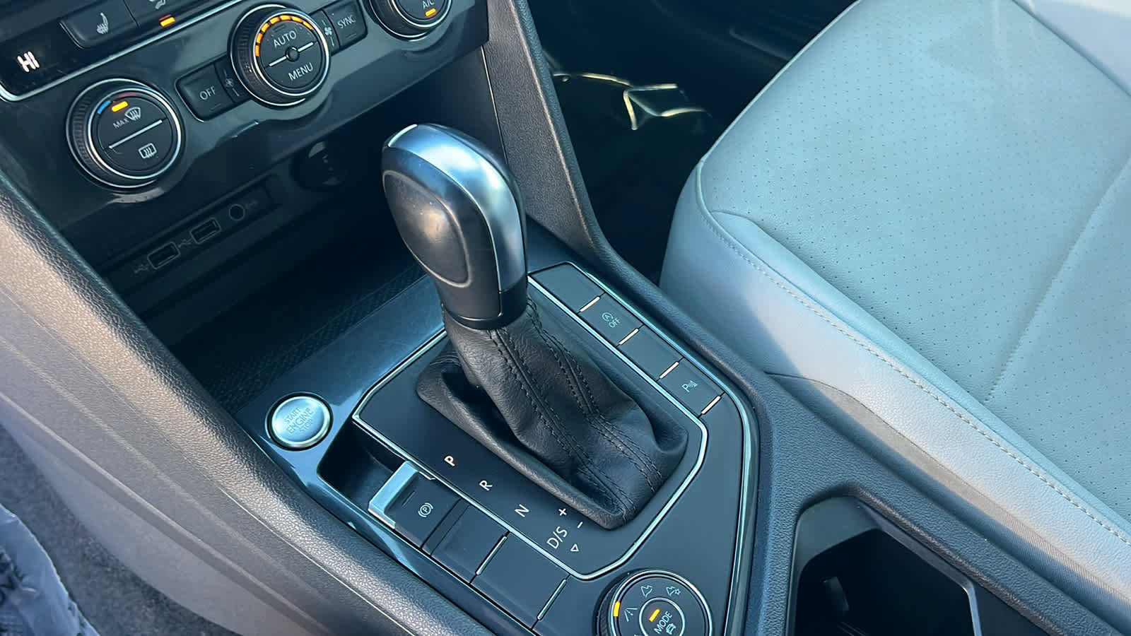 Used 2020 Volkswagen Tiguan SE R-Line image 13