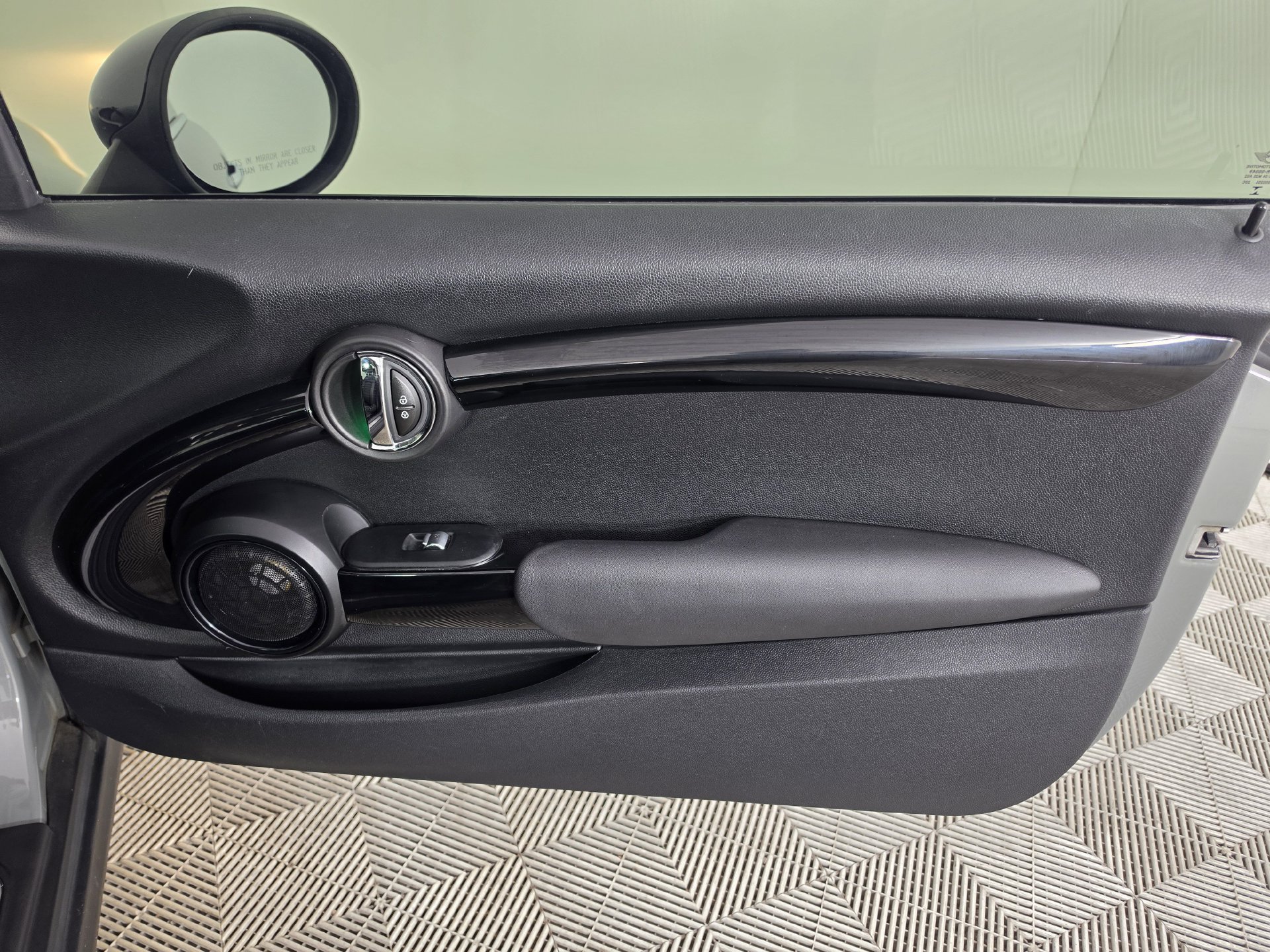Used 2016 MINI Cooper 2-Door Hardtop FWD image 23