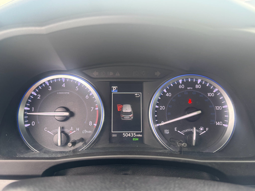 Used 2017 Toyota Highlander SE FWD image 17