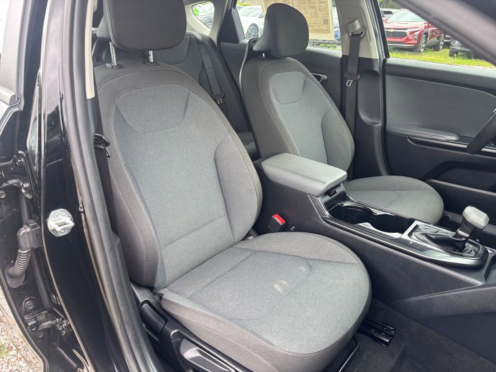 Used 2025 Kia K4 FWD image 38