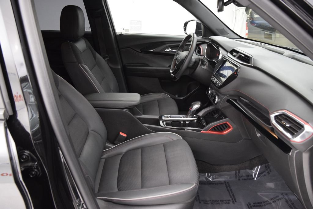 Used 2023 Chevrolet TrailBlazer RS w/ Convenience Package image 16