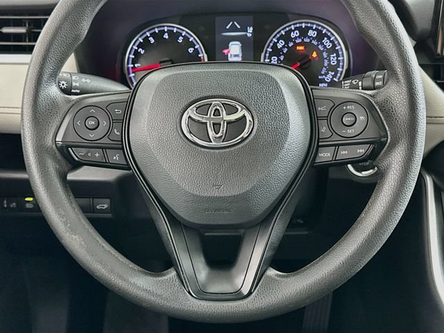 Used 2022 Toyota RAV4 XLE w/ Convenience Package FWD image 14