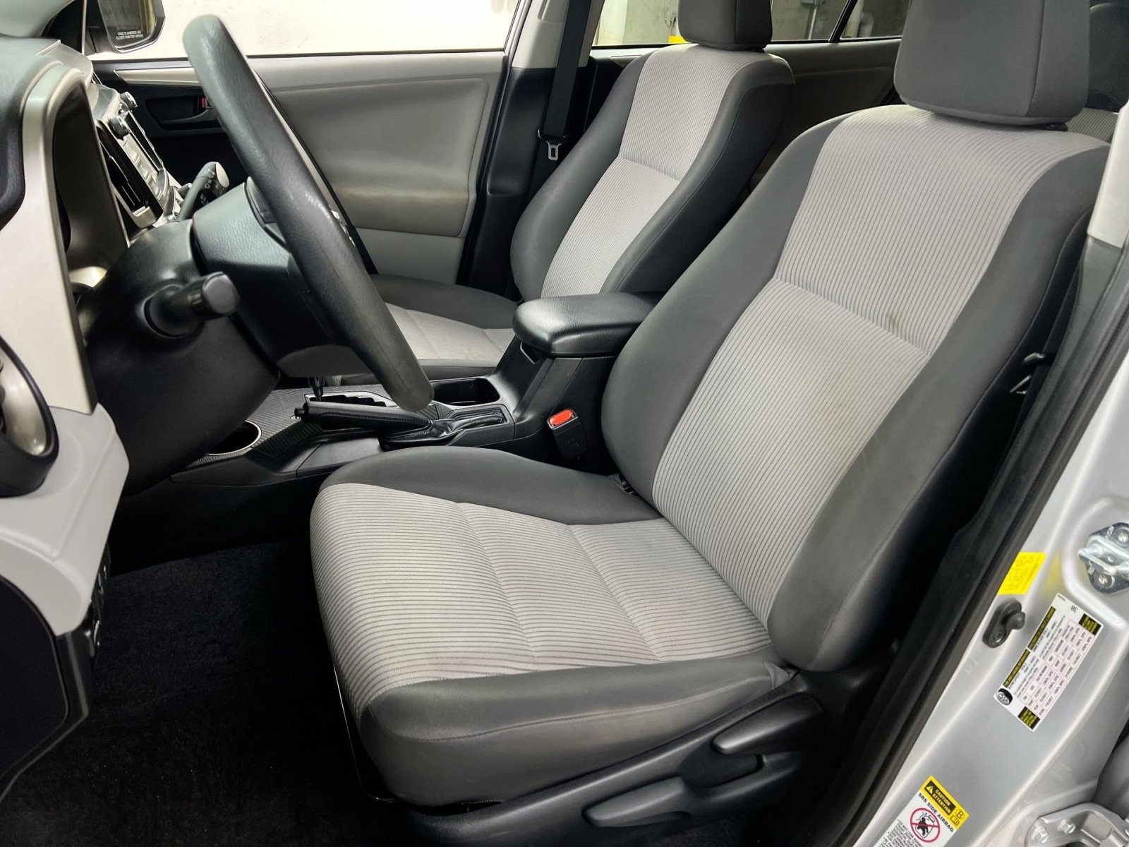 Used 2013 Toyota RAV4 LE image 17