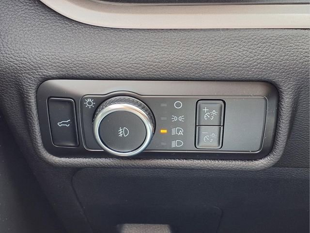 Used 2023 Ford Explorer XLT w/ Equipment Group 202A AWD/4WD image 21
