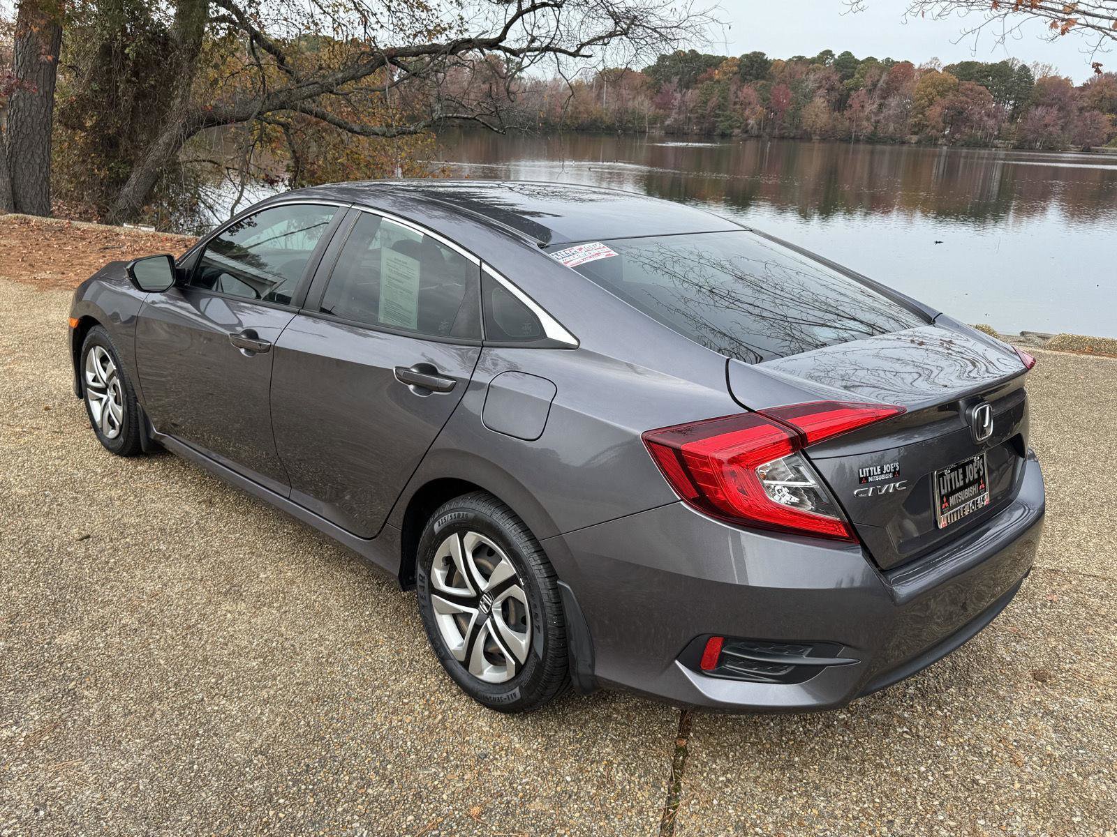 Used 2018 Honda Civic LX image 9