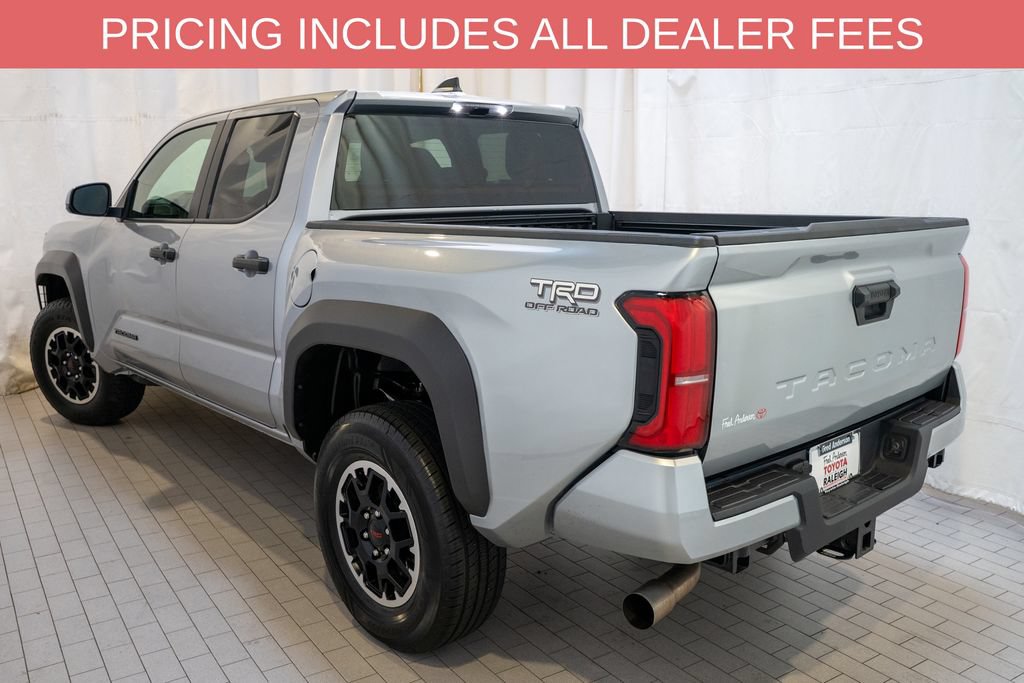 Certified 2025 Toyota Tacoma TRD Off-Road AWD/4WD image 3