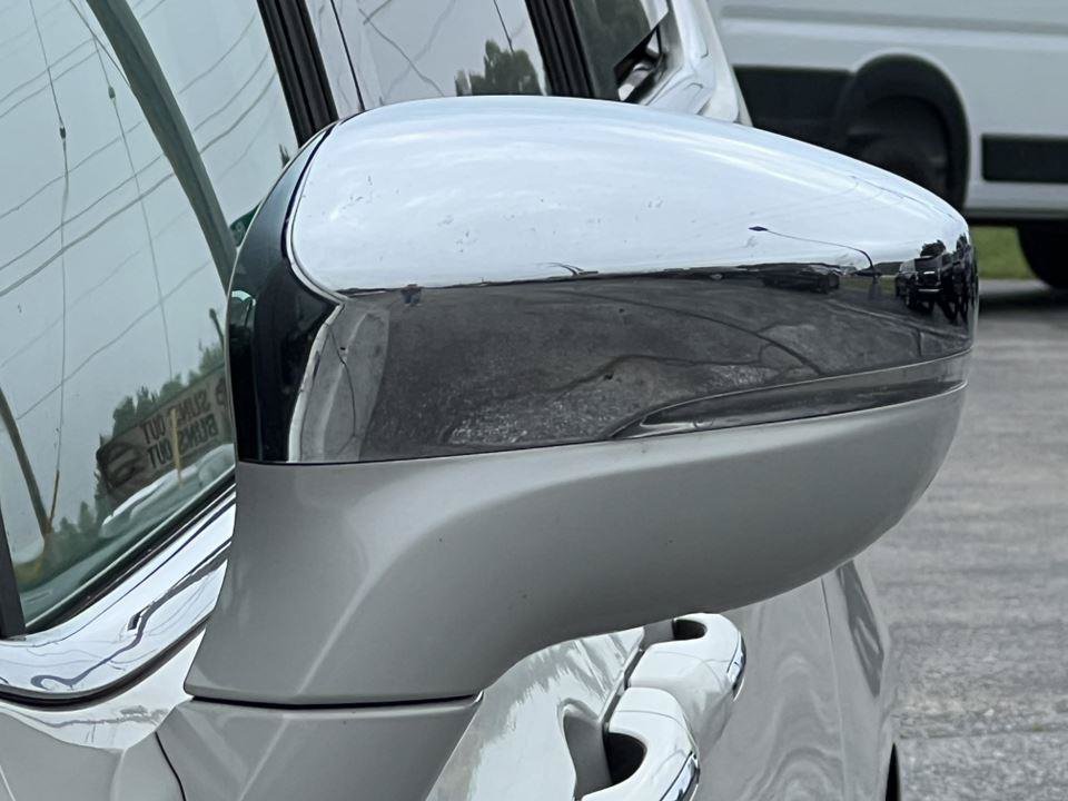 Used 2017 Chrysler Pacifica Limited w/ UConnect Theater Package FWD image 7